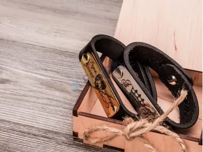 Шкіряний браслет з табличкою Шкіряний браслет з табличкою