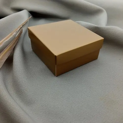 Коробочка картонна