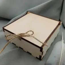 Коробочка деревʼяна велика