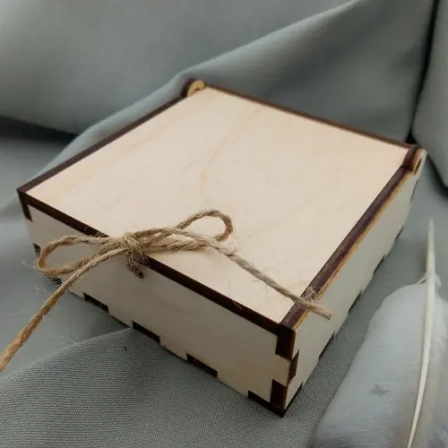 Коробочка деревʼяна велика