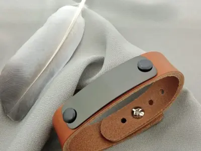 Шкіряний браслет з табличкою Шкіряний браслет з табличкою