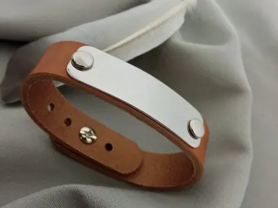 Шкіряний браслет з табличкою Шкіряний браслет з табличкою