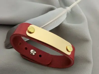 Шкіряний браслет з табличкою Шкіряний браслет з табличкою