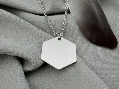 Кулон шестикутний