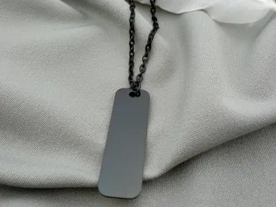 Кулон вертикальний