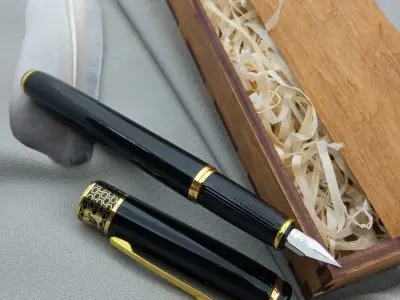 Ручка Infinity black перова