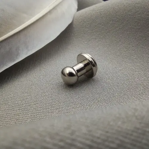 Гвинт для шкіряного браслету